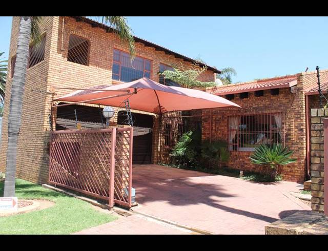 4 BEDROOM HOUSE FOR SALE IN MARAIS STEYN PARK
